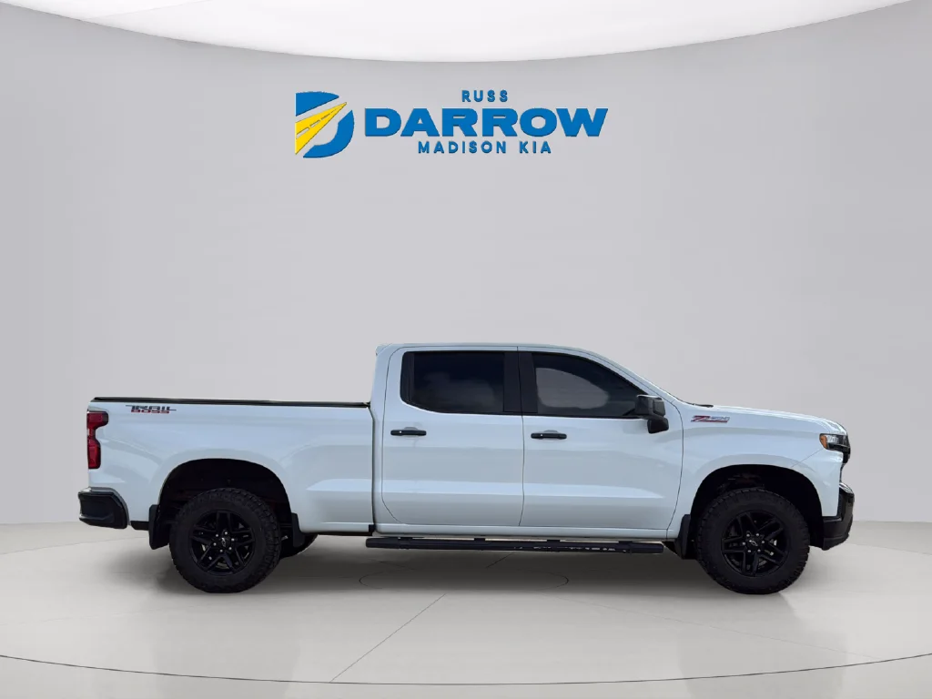 Used 2019 White Chevrolet LT Trail Boss image 6