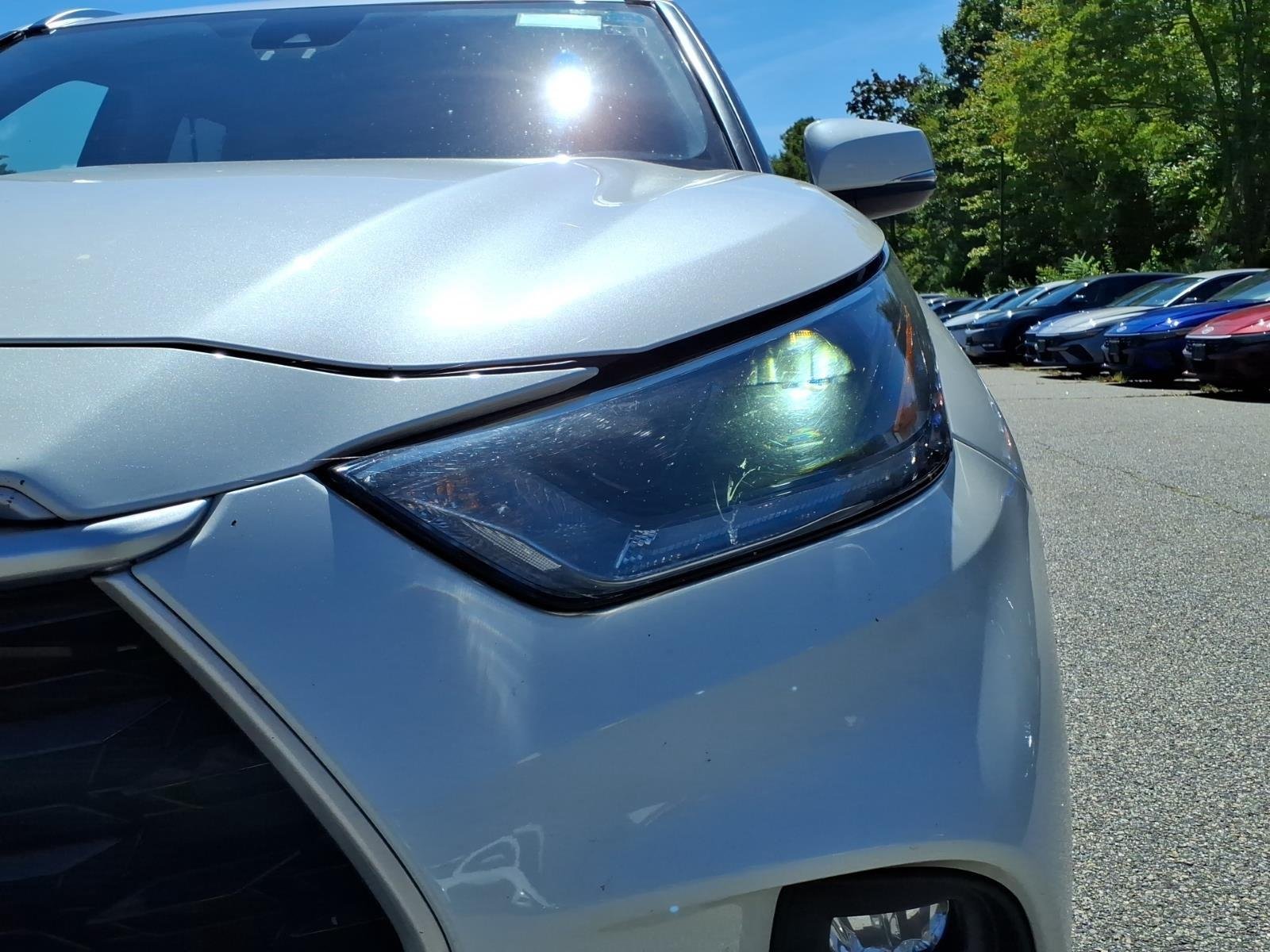 Used 2021 Blizzard Pearl Toyota XLE image 11