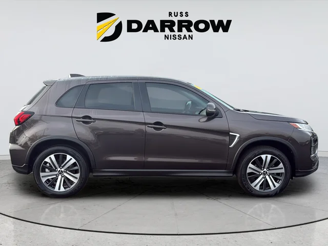 Used 2022 Gray Mitsubishi 2.0 SE image 6