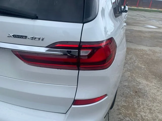 Used 2022 White BMW xDrive40i image 6