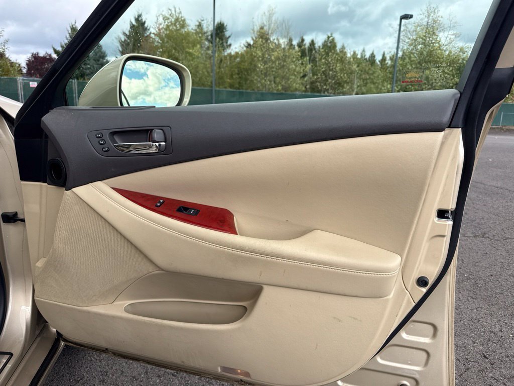 Used 2007 Golden Almond Metallic Lexus 350 image 23