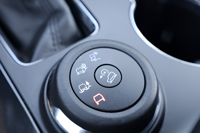 Used 2018 Blue Ford XLT image 22