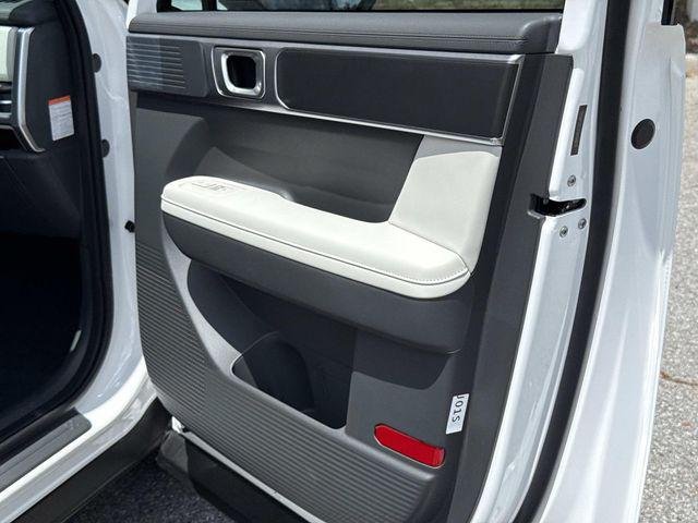 New 2027 White Hyundai SEL image 14