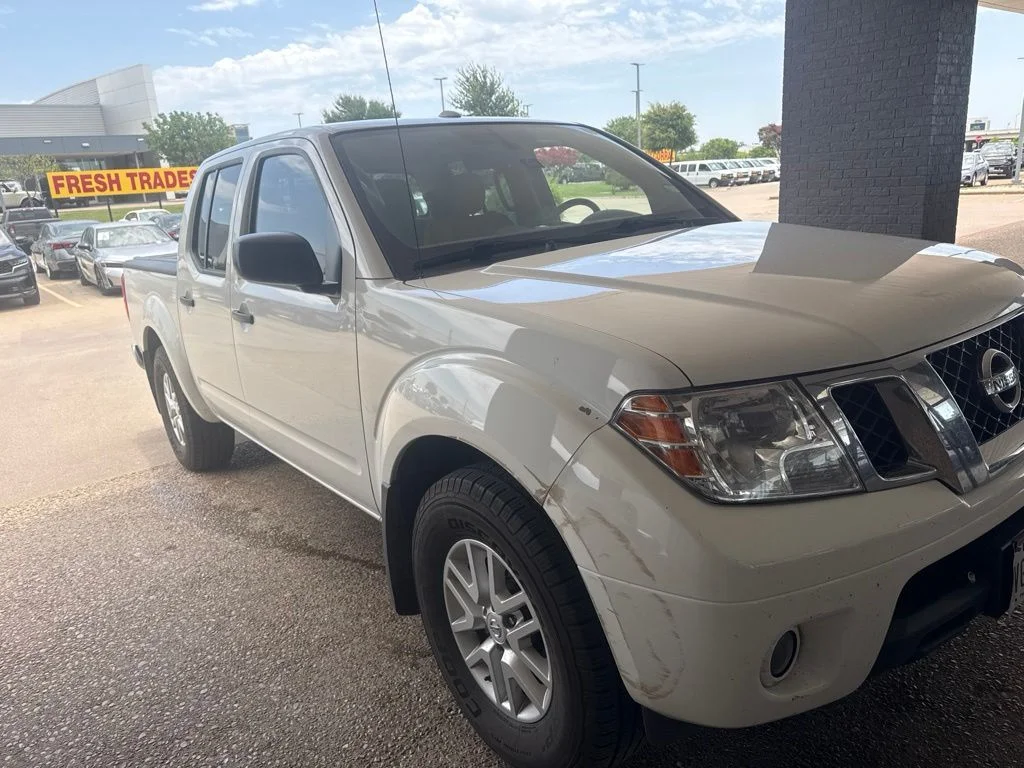 Used 2018 White Nissan SV image 5