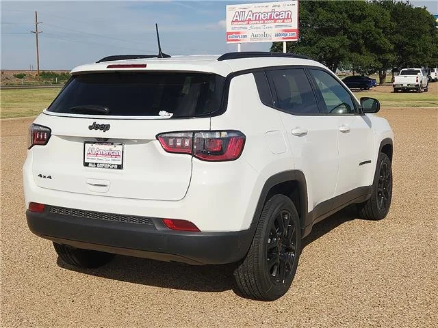 New 2026 PW7 Bright Whit Jeep LATITUDE ALTITUDE 4X4 image 4