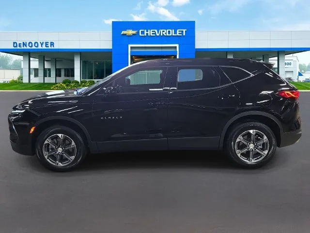 2025 Chevrolet Blazer 2LT - Photo 11