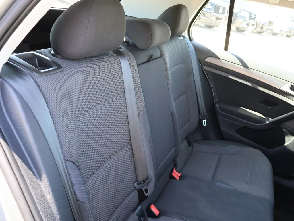 Used 2018  Volkswagen TSI S 4-Door image 29