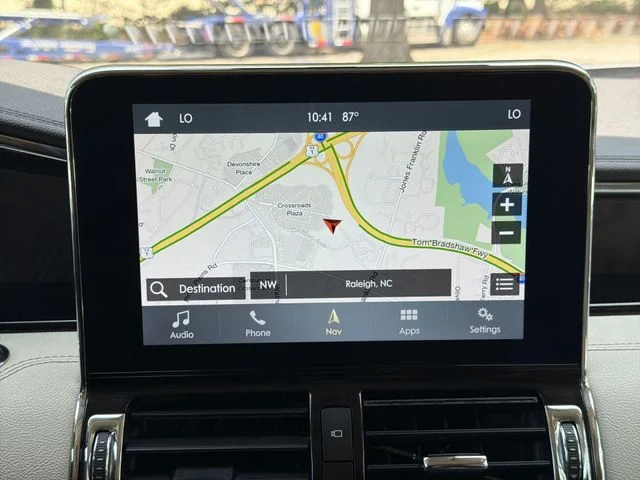 Used 2019 Black Lincoln Reserve image 18