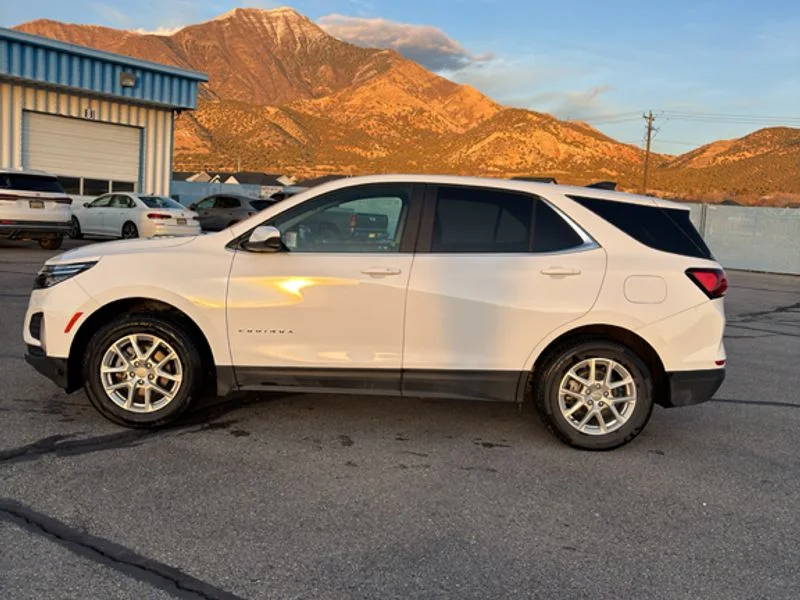 Used 2024 Summit White Chevrolet LT image 6