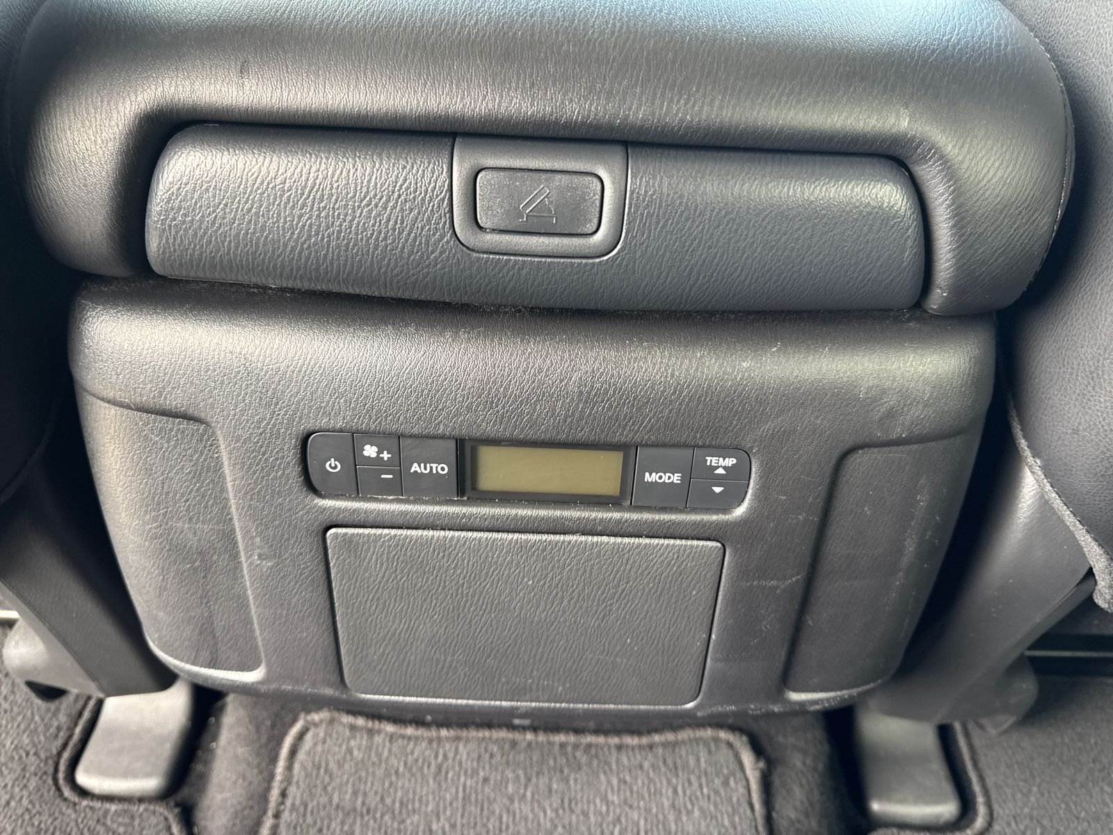 Used 2024 Silver Nissan SL image 38