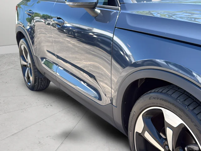 Used 2021 Blue Volvo Momentum image 27