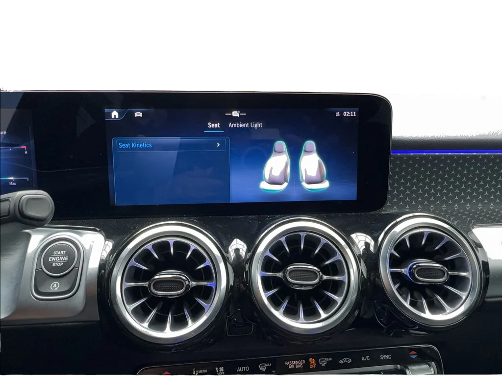 Used 2025 Black Mercedes-Benz GLB 250 image 46