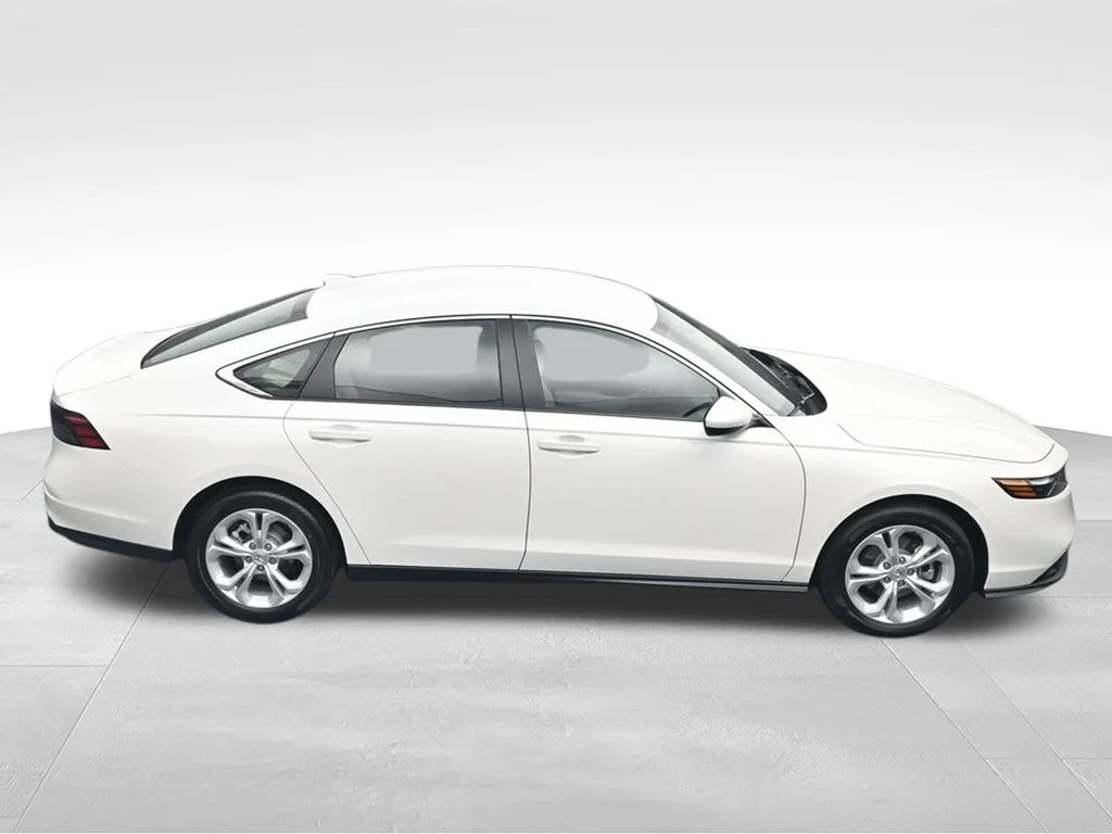 New 2026 Platinum White Pearl Honda LX image 31