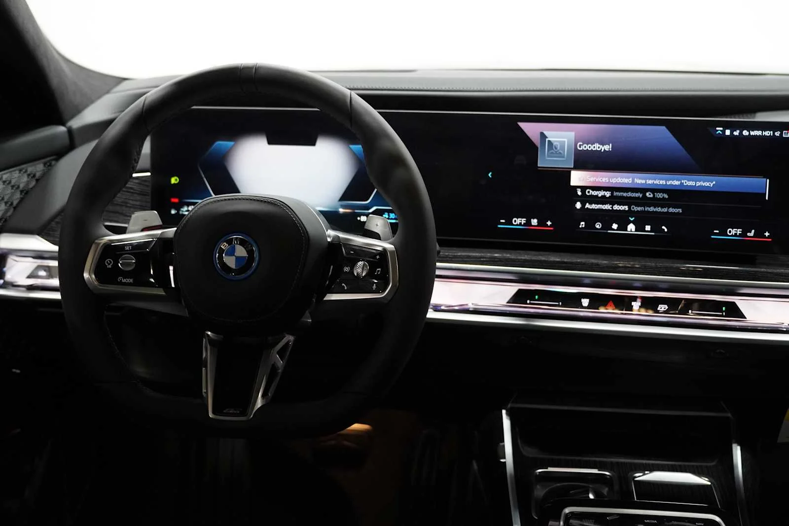 2026 BMW 7 Series 750e - Photo 10