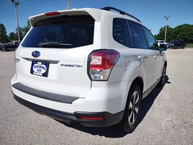 Used 2018 Crystal White Pearl Subaru 2.5i Premium image 5