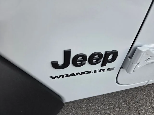 New 2026 Bright White Clear-Coat Exterior Paint Jeep Sport image 4