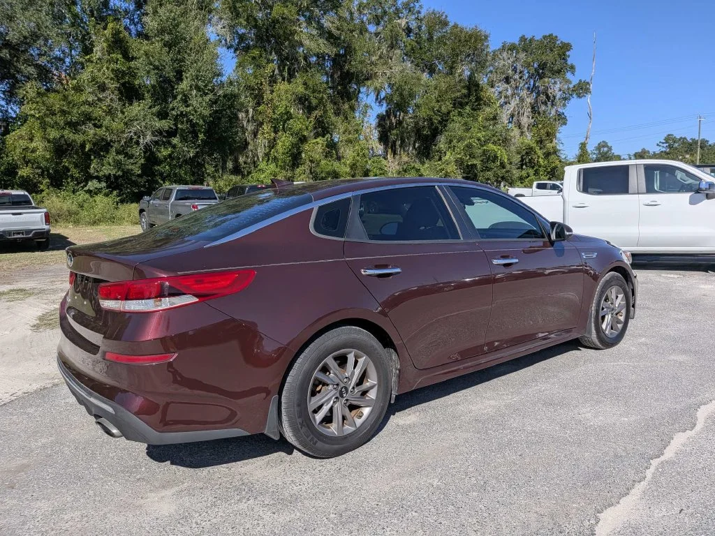 Used 2020 Purple Kia LX image 3