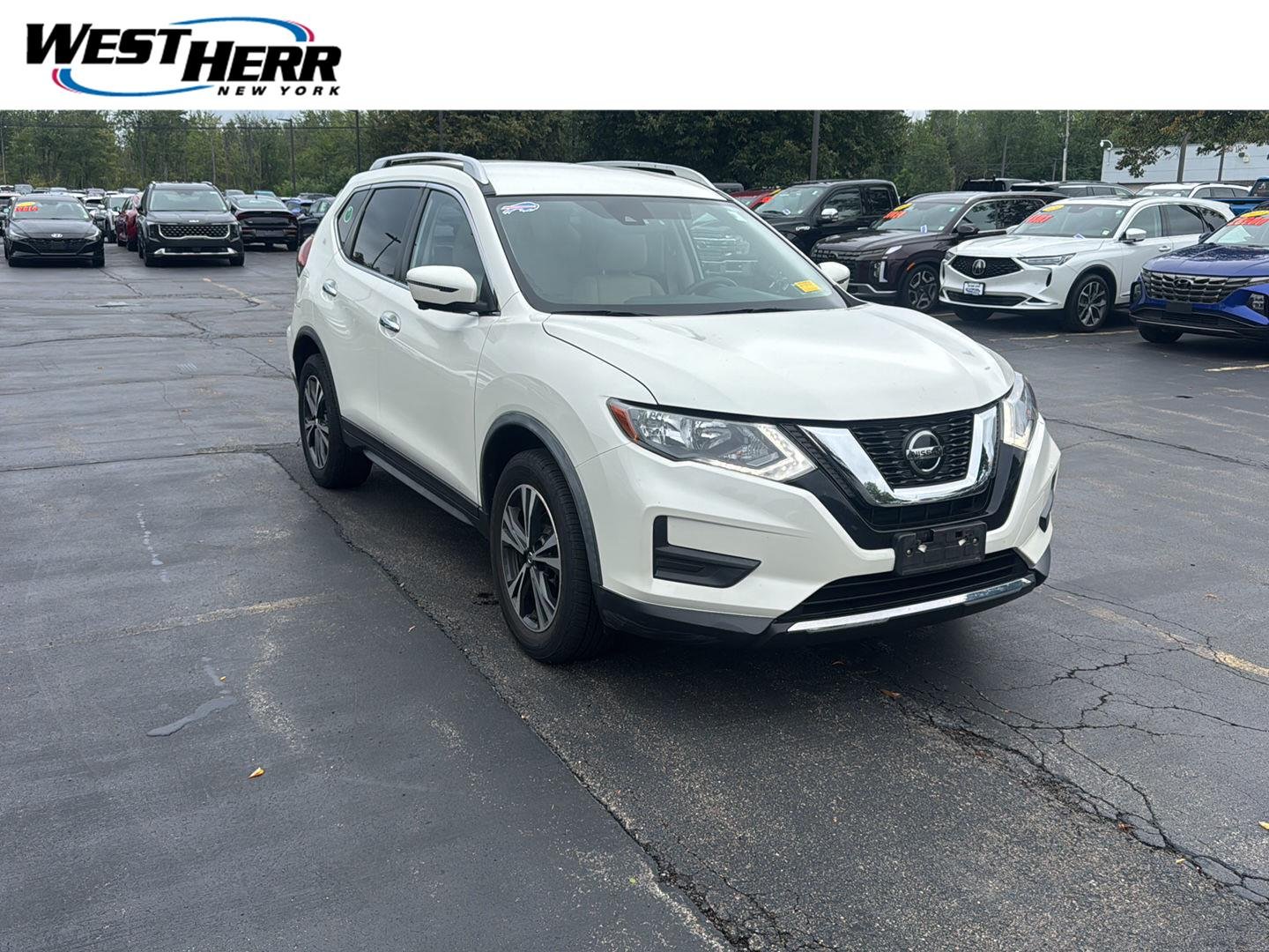 Used 2020 Pearl White Tricoat Nissan SV image 1