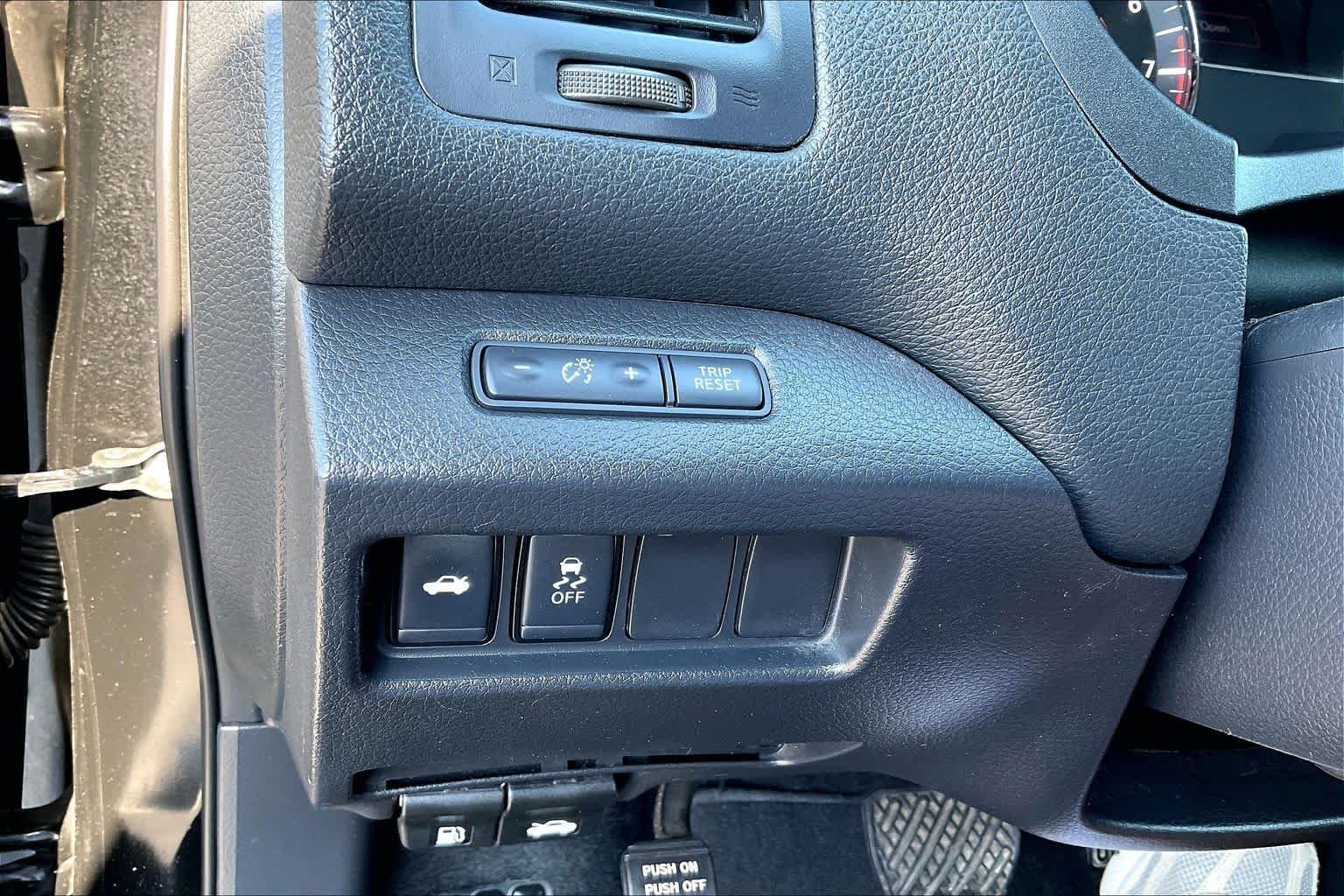 Used 2018 Super Black Nissan 2.5 S image 32