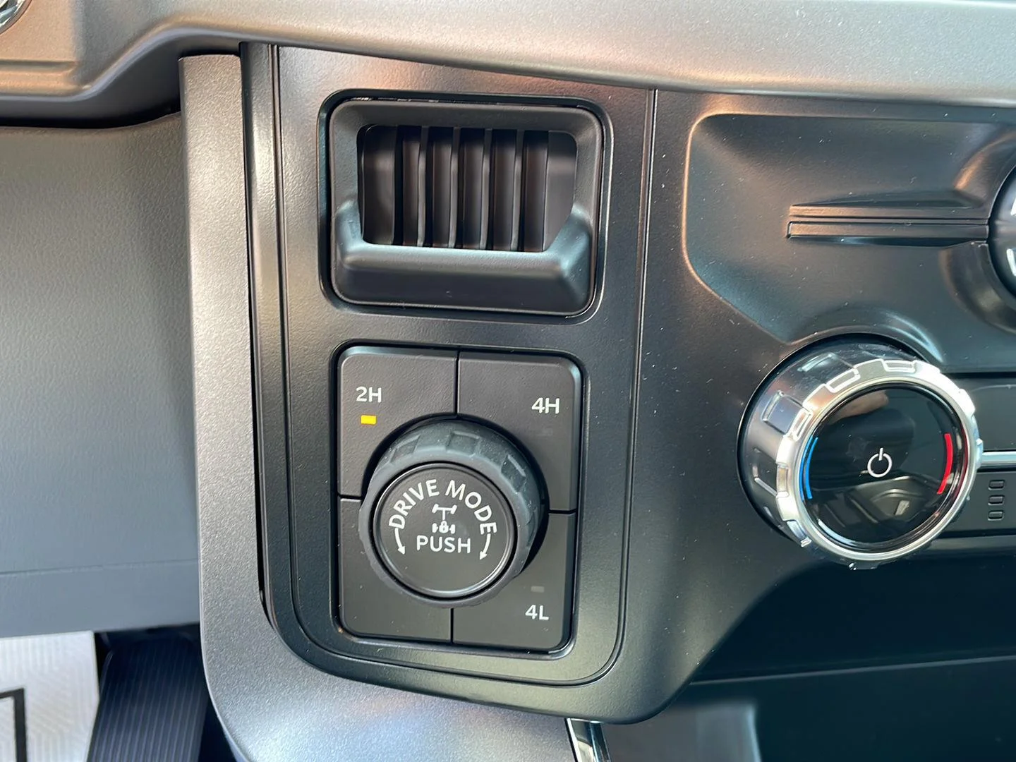 New 2026 Marsh Gray Ford XLT image 22