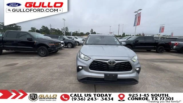 Certified Used 2022 Celestial Silver Metallic Toyota Limited image 3