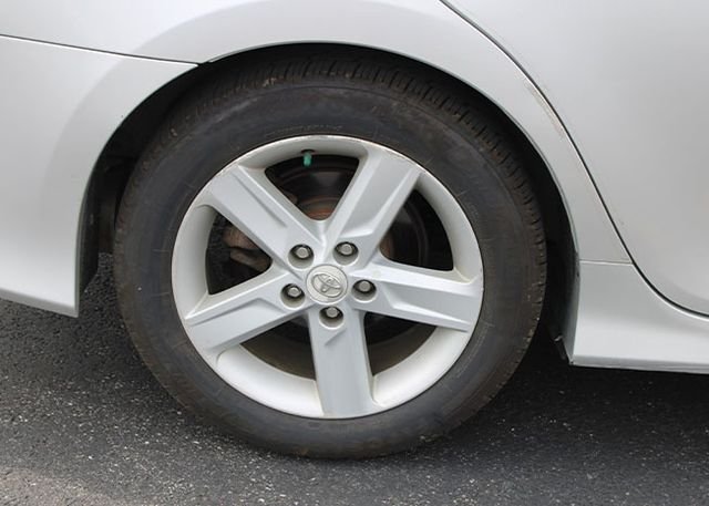 Used 2012 Classic Silver Metallic Toyota SE image 7