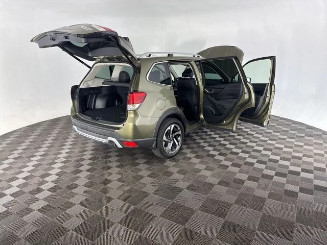 Used 2022 Brown Subaru Touring image 16