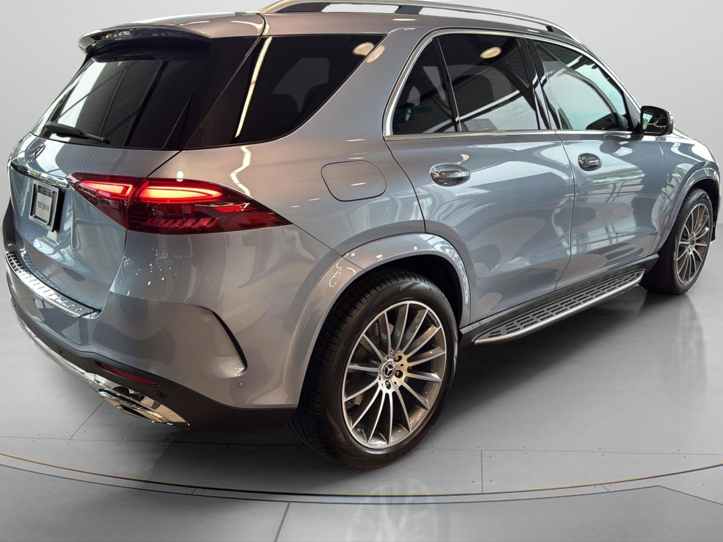 New 2026 MANUFAKTUR Cote d Azur Light Blue Metallic Mercedes-Benz GLE 350 image 5