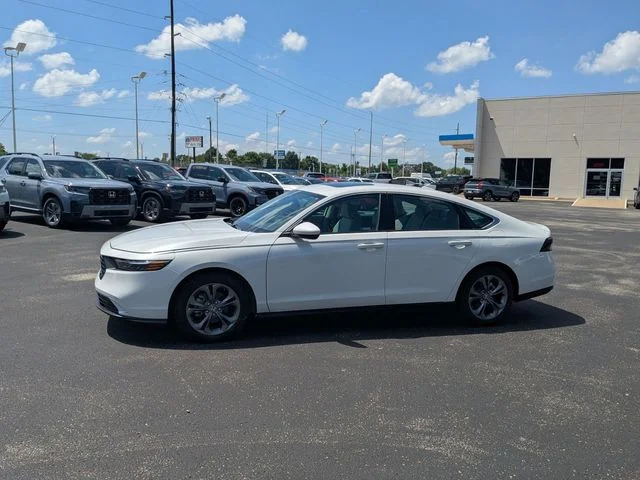 Used 2024 Platinum White Pearl Honda EX image 10