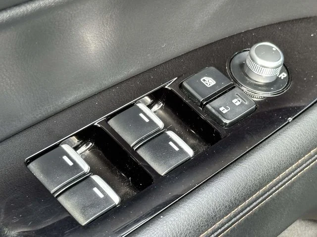 Used 2020 Black Mazda Grand Touring image 27