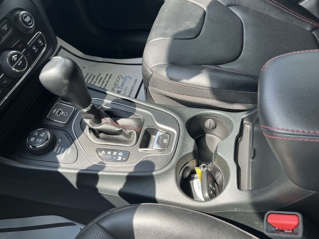 Used 2023 Gray Jeep Trailhawk image 21