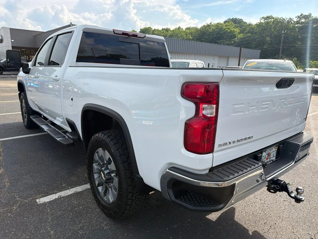 Used 2026 Summit White Chevrolet LT image 16
