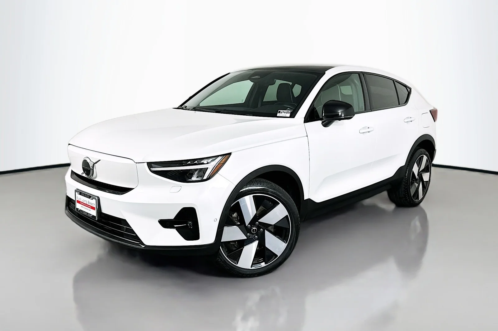 Used 2023 Crystal White Metallic Volvo Ultimate image 1