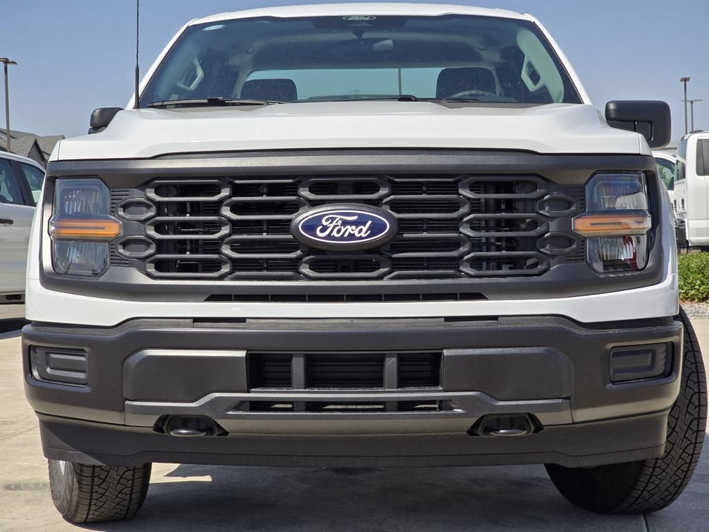 New 2026 Oxford White Ford XL image 3