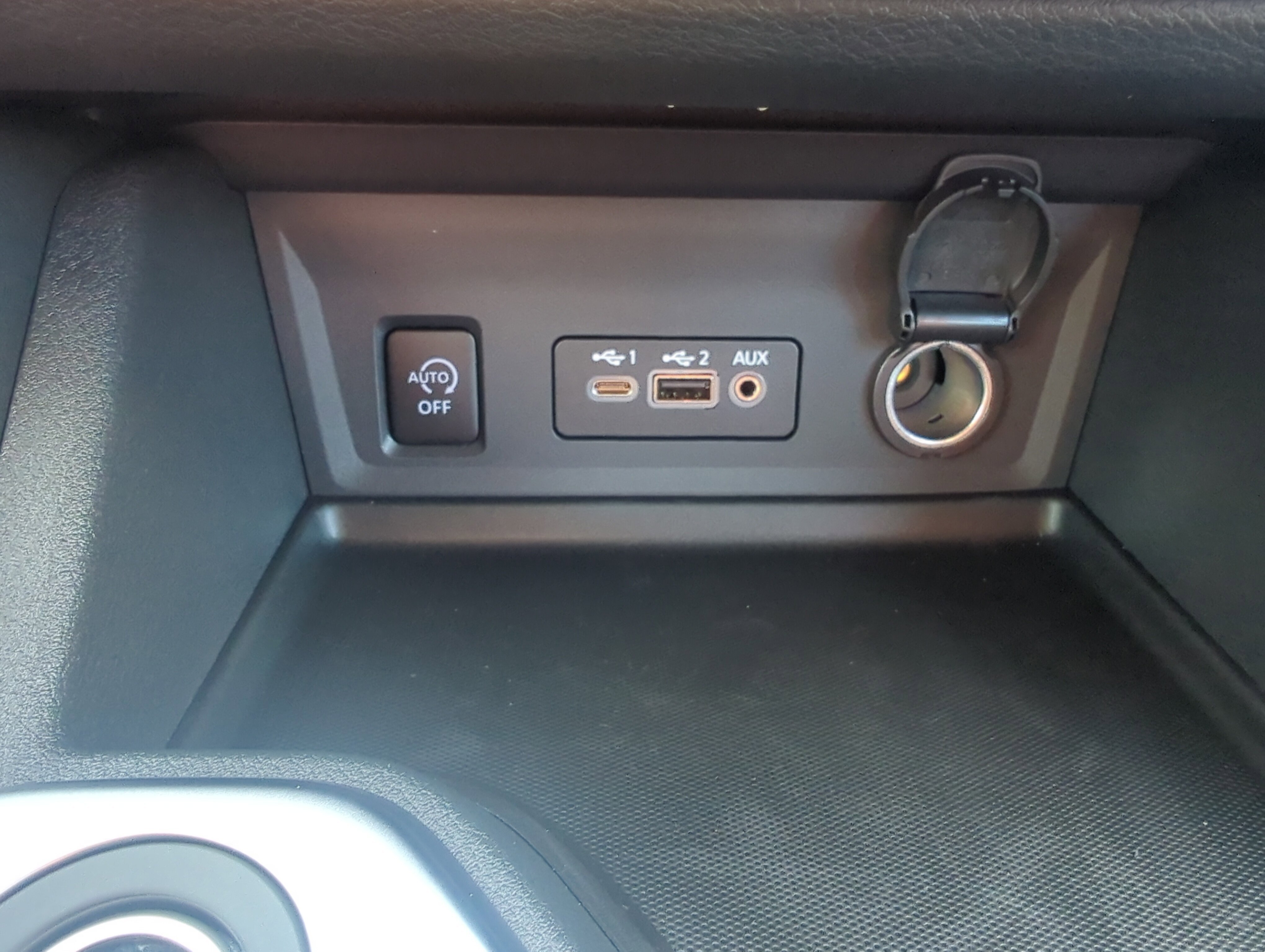 2025 Nissan Sentra SR - Photo 18