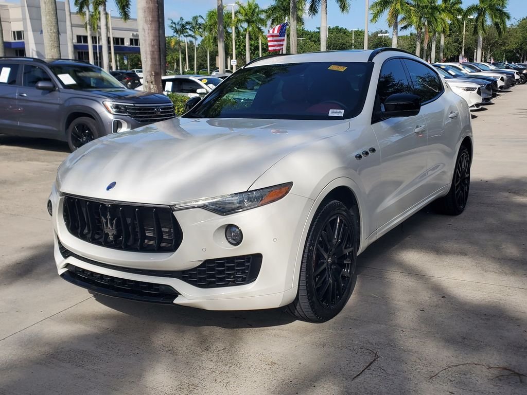 Used 2019 White Maserati Base image 3