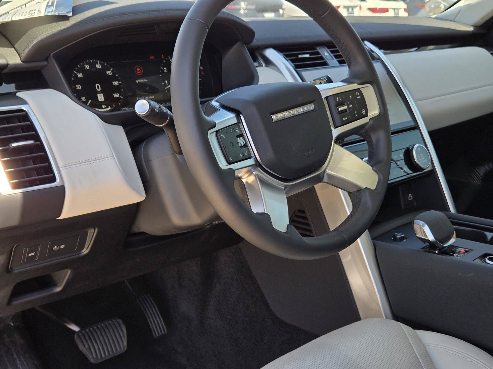 Used 2025 Black Land Rover S image 30