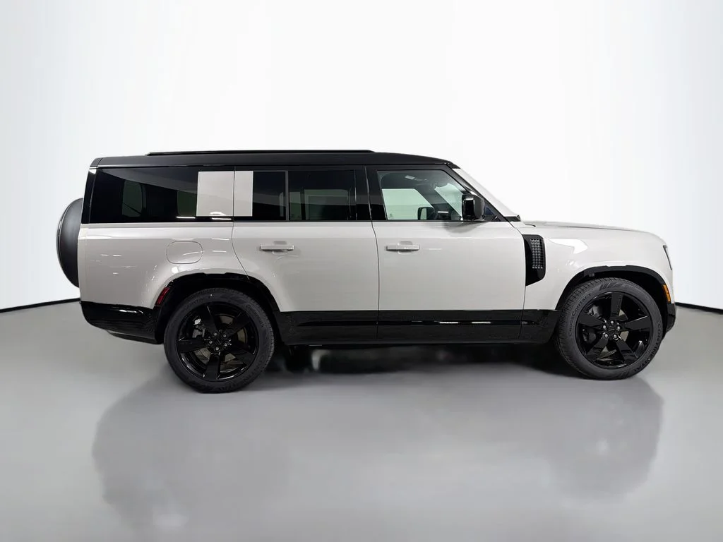 New 2026 Borasco Grey Land Rover X-Dynamic SE image 4