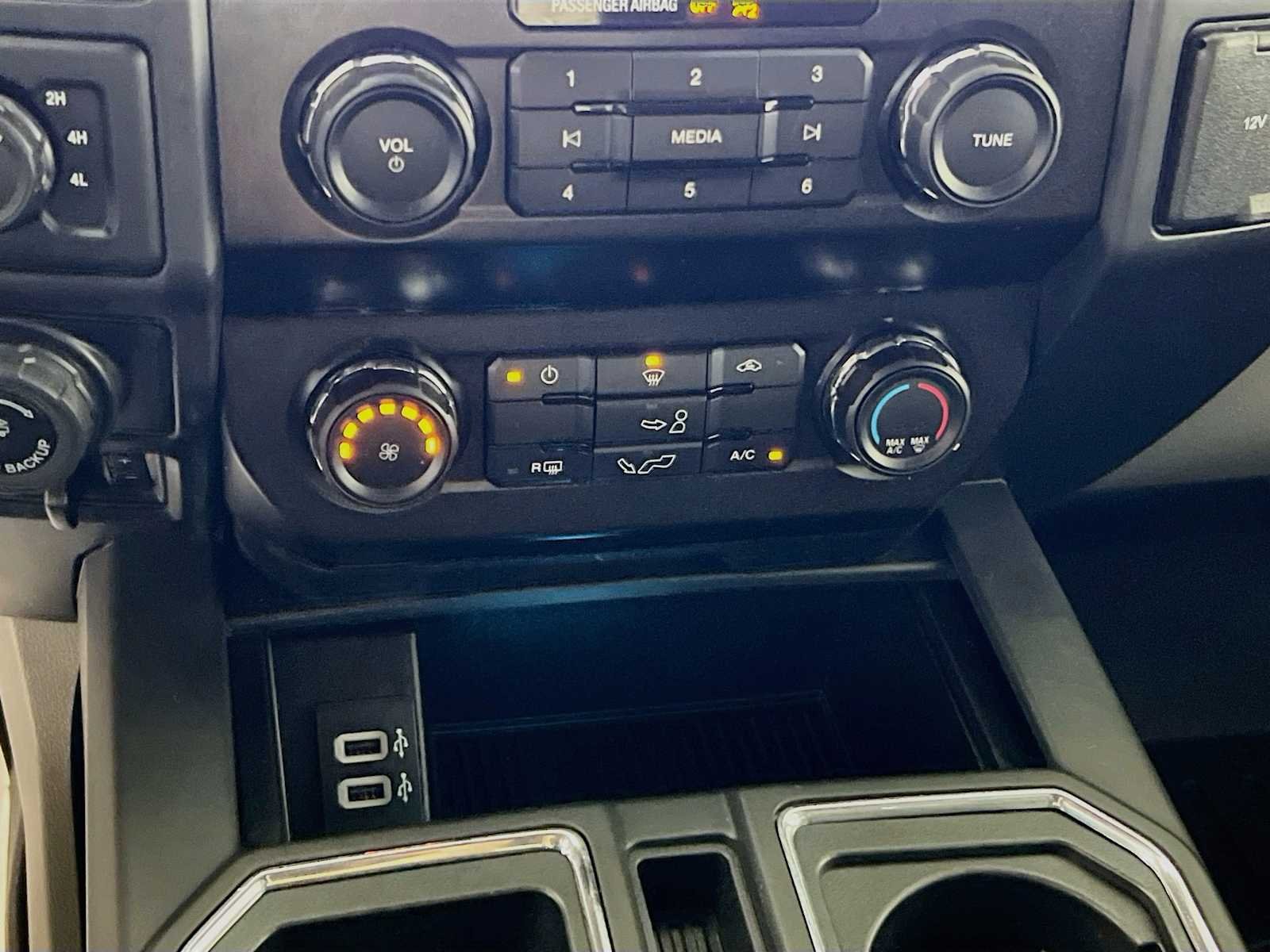 Used 2020 Agate Black Ford XL image 16