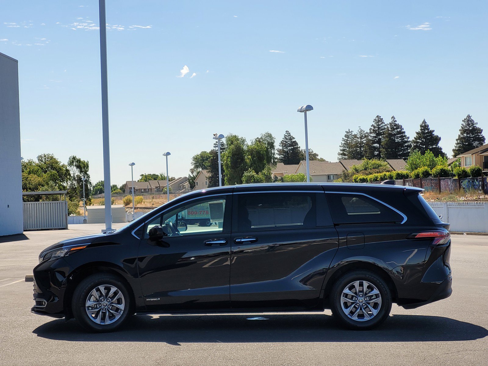 Used 2021  Toyota XLE image 7