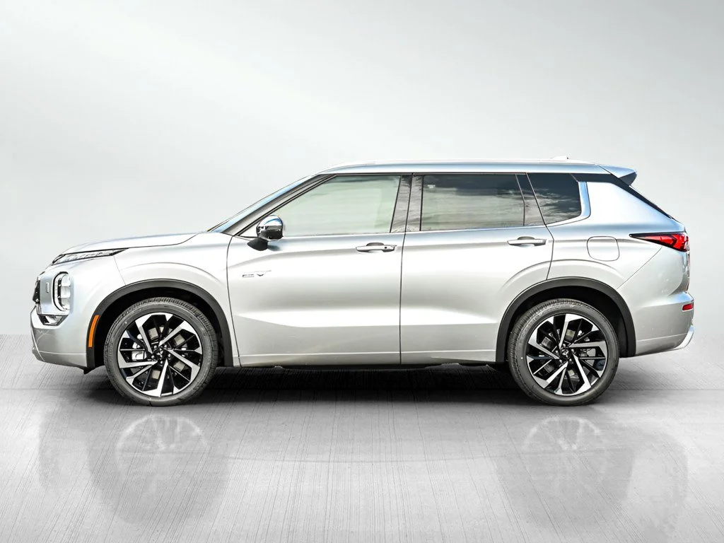 New 2025 Alloy Silver Metallic Mitsubishi SEL image 4