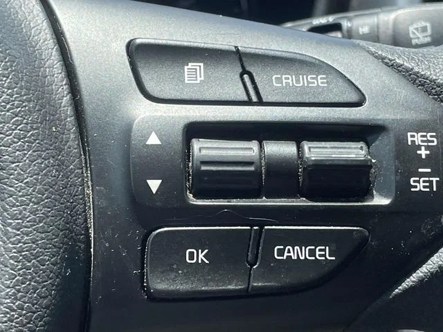 Used 2017 Silver Kia L image 14
