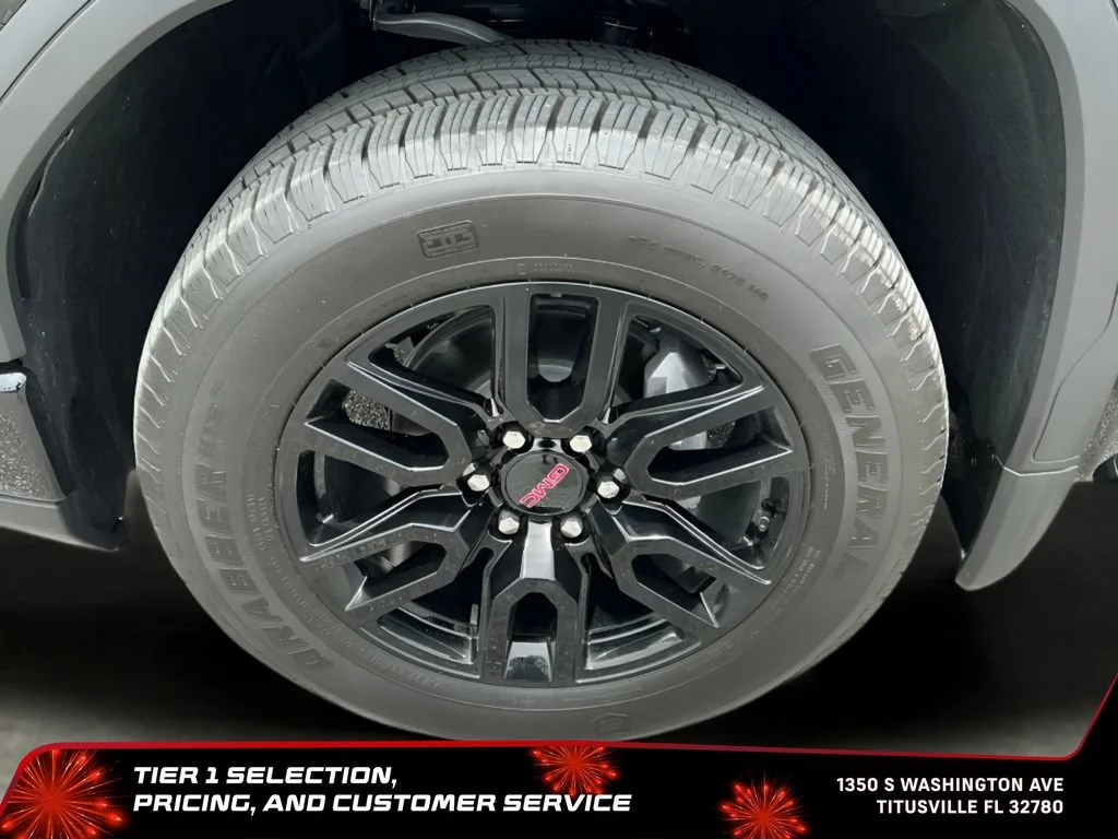 Used 2025 Onyx Black GMC Elevation image 45