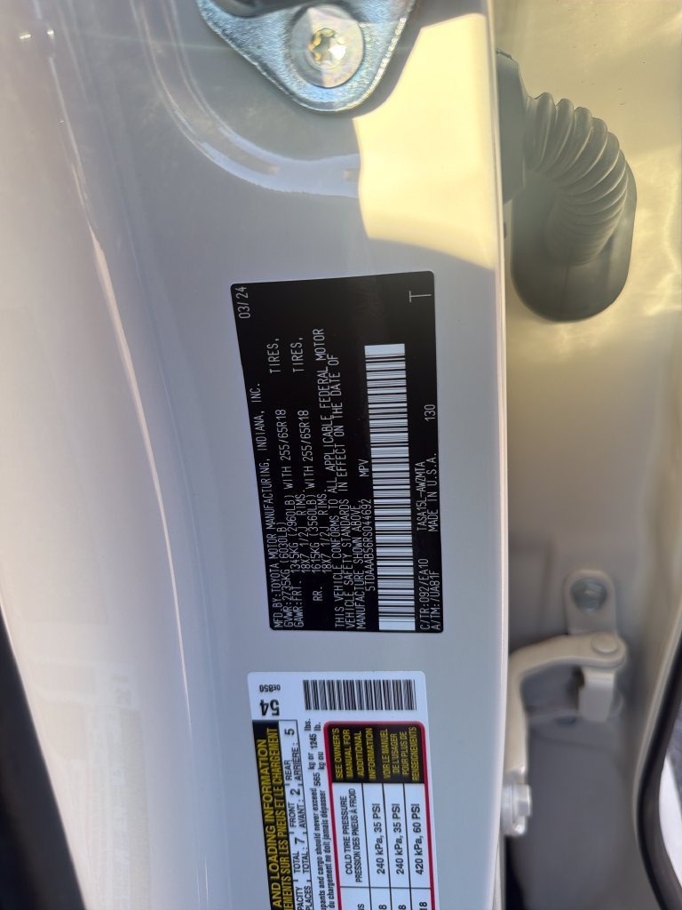 Used 2024 White Toyota XLE image 9