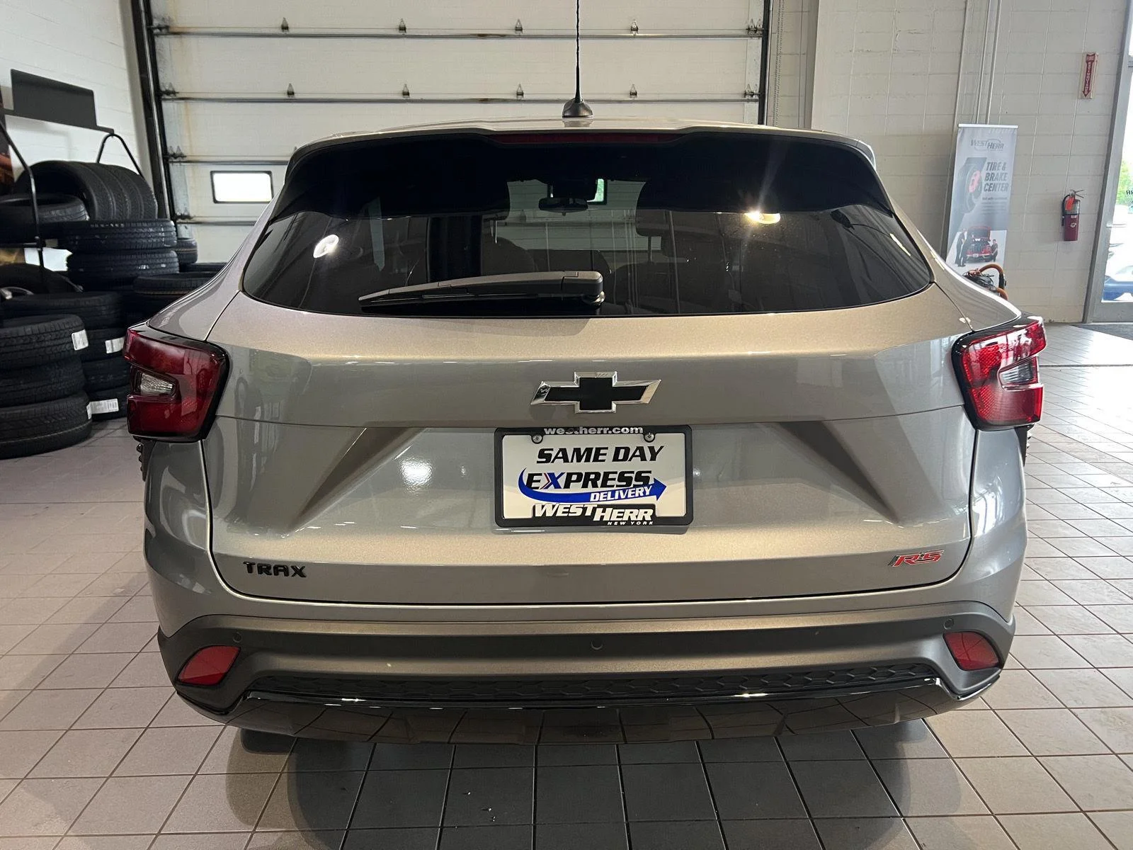 Used 2025 Sterling Gray Metallic Chevrolet 1RS image 6