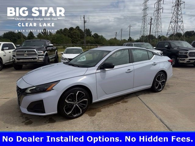 Used 2025 Gray Sky Pearl Nissan SR image 1