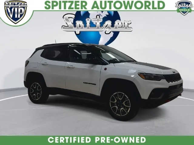 Used 2025 White Jeep Trailhawk image 6