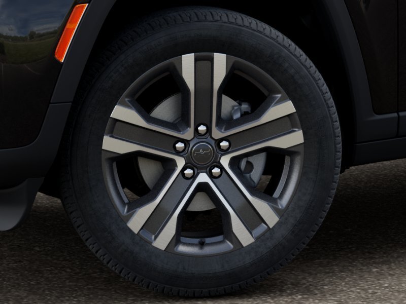 New 2027 High-Gloss Black Paint Jeep Limited image 4