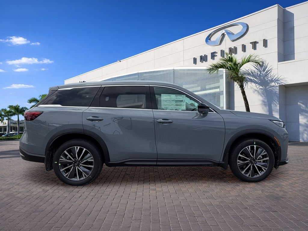 New 2027 HARBOR GRAY INFINITI Luxe FWD image 8