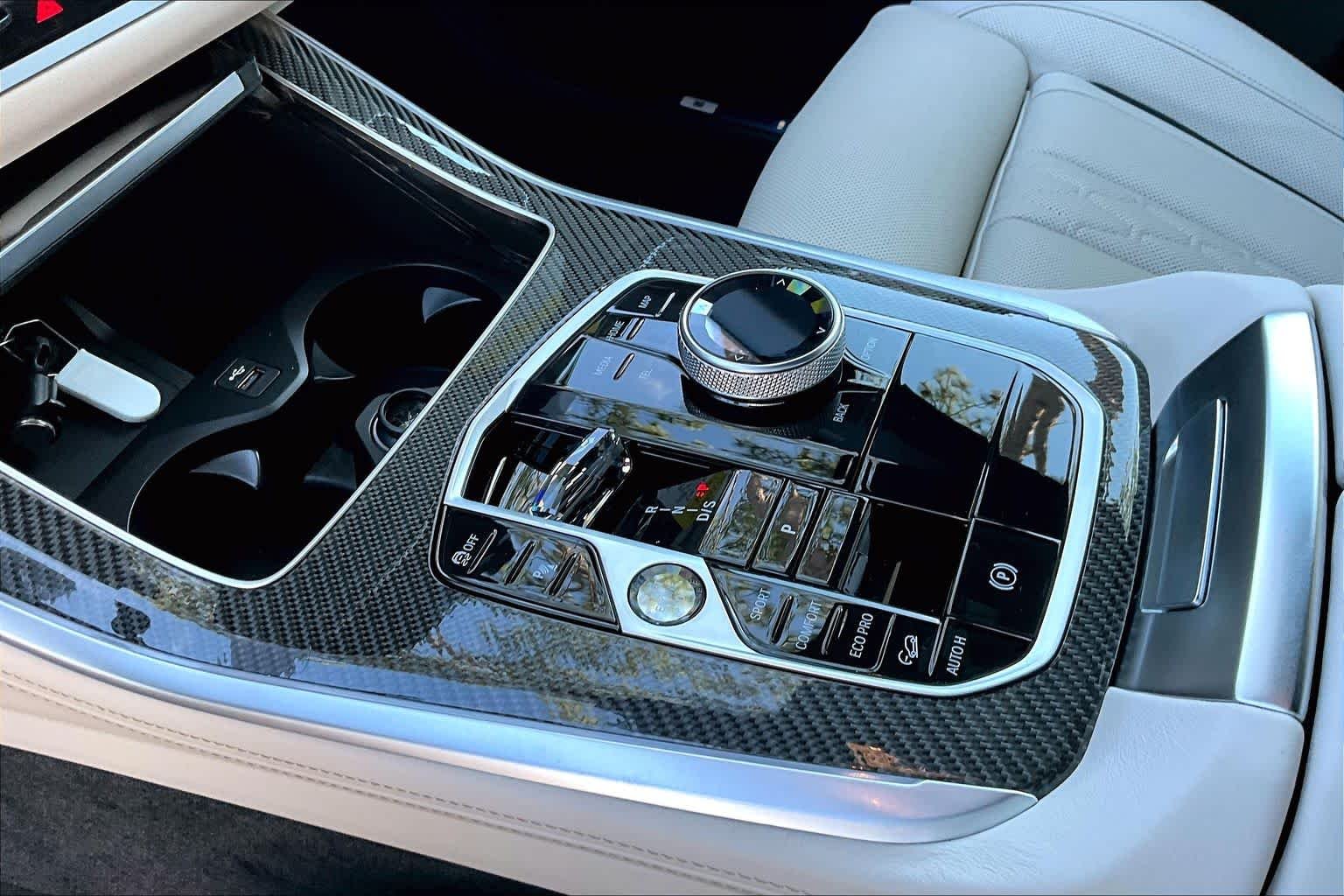 New 2026 Dravit Grey Metallic BMW M60i image 7